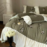 Load image into Gallery viewer, French retro style autumn and winter milk fleece four-piece thermal bed sheet flannel coral fleece double-sided fleece quilt cover bedding