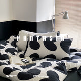 Load image into Gallery viewer, FANTASIA collection dream planet [Odin's blessing] black and white peach heart knitted cotton four-piece set Tianzhu cotton sheets